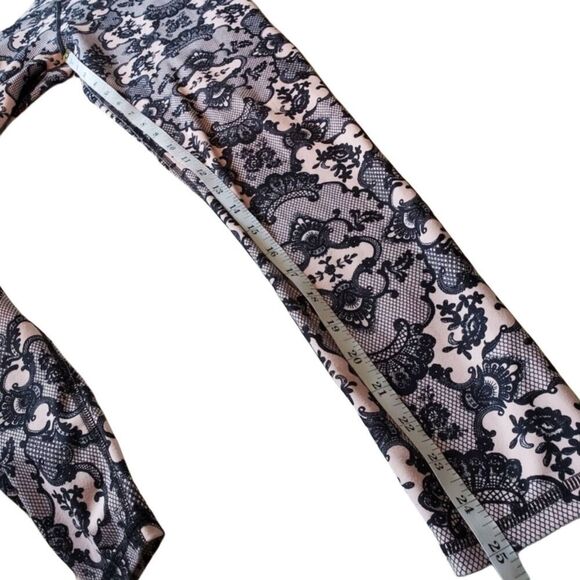 FABLETICS High-Waisted Lace Powerhold 7/8 Leggings Pink Black XS - Picture 13 of 15